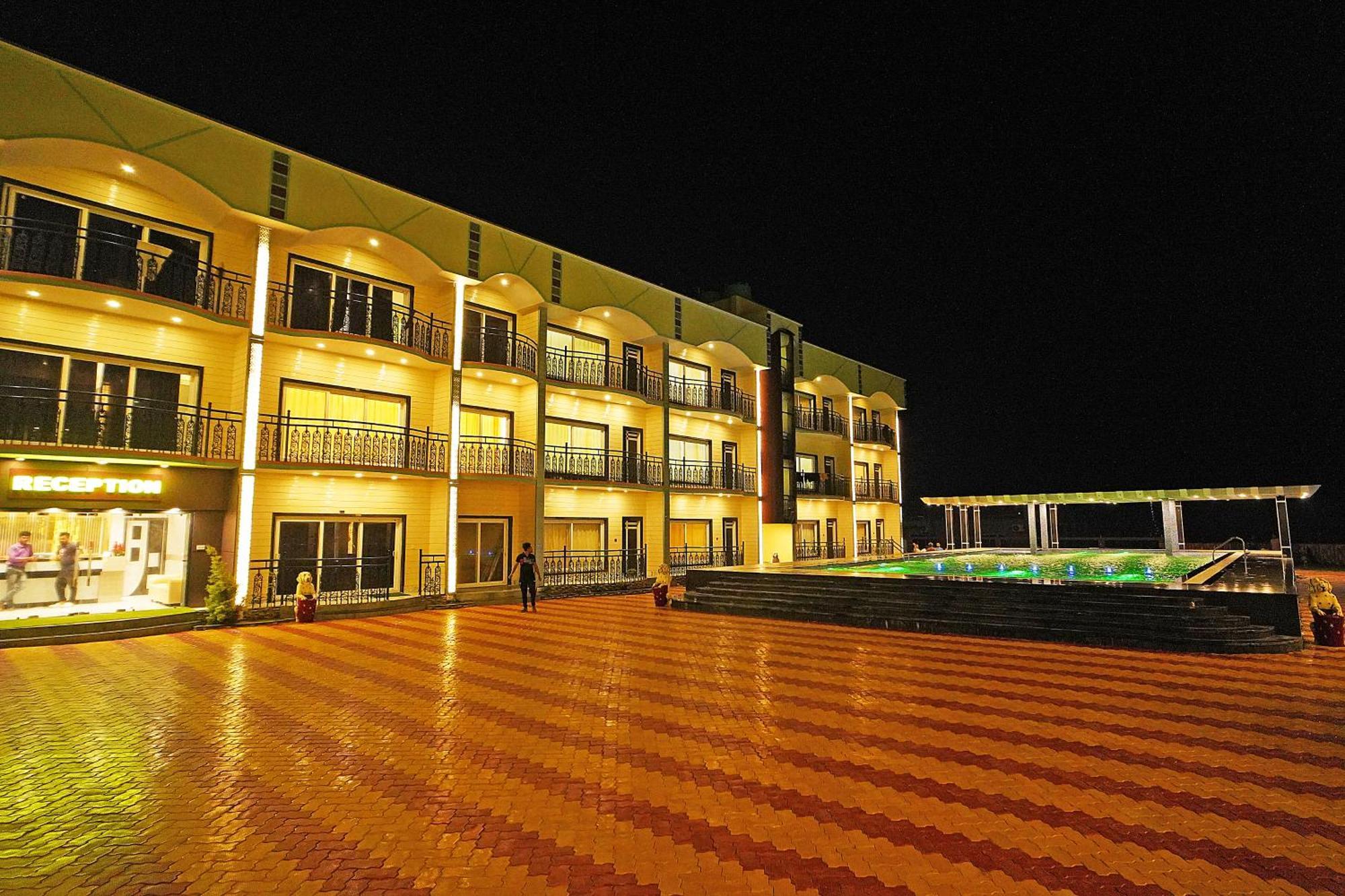 מנדרמוני India Beach Resort !! Front Sea View !! מראה חיצוני תמונה